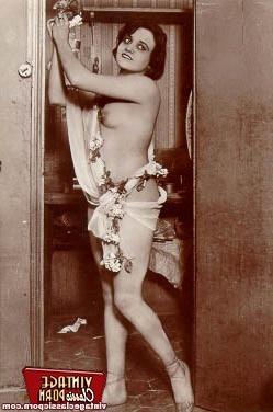 12P Several vintage ladies showing their sensual dance moves