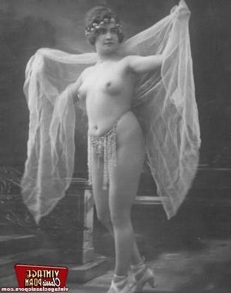 12P Several vintage ladies showing their sensual dance moves