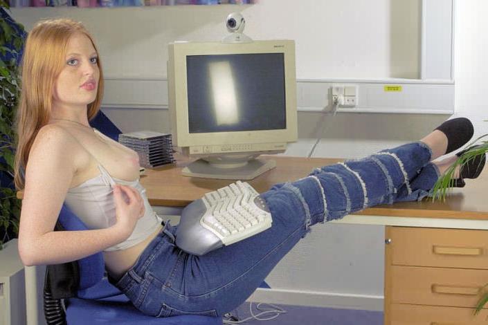 16P Freckled Redhead Webcam Fan Strips Naked At Her Computer