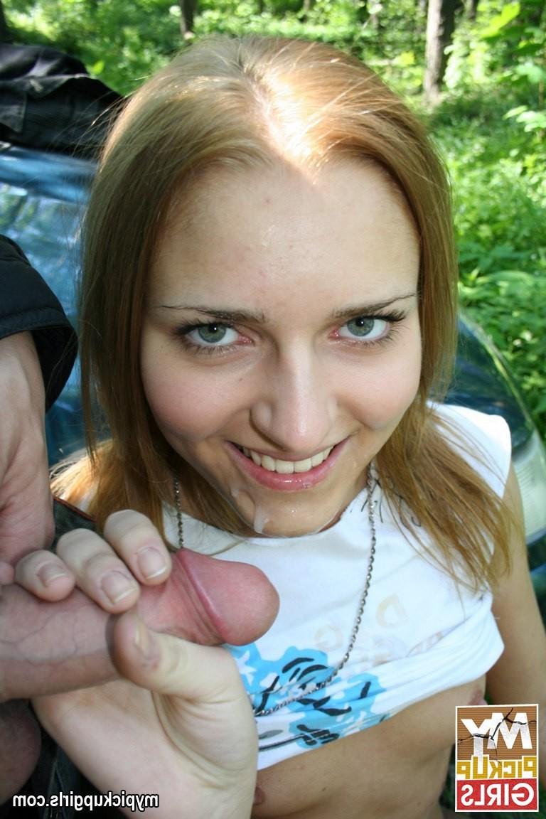 20P Girl sucks two cocks at once in a forest