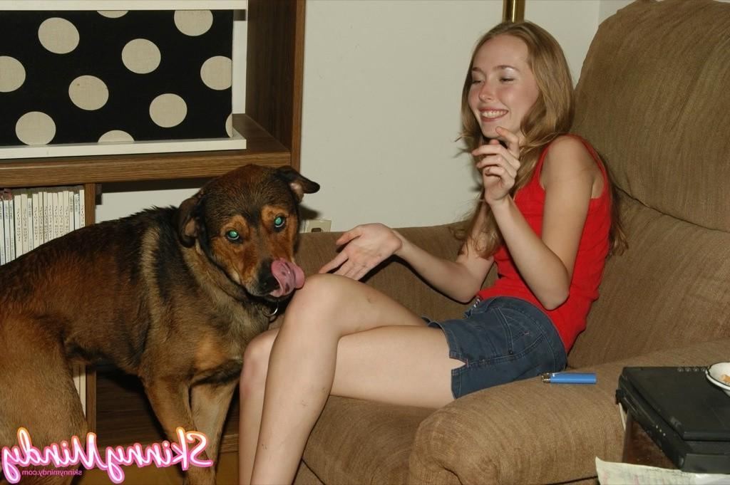 16P Skinny teen girl sucking popsicle