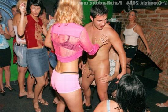 15P Drunk girls giving blowjobs