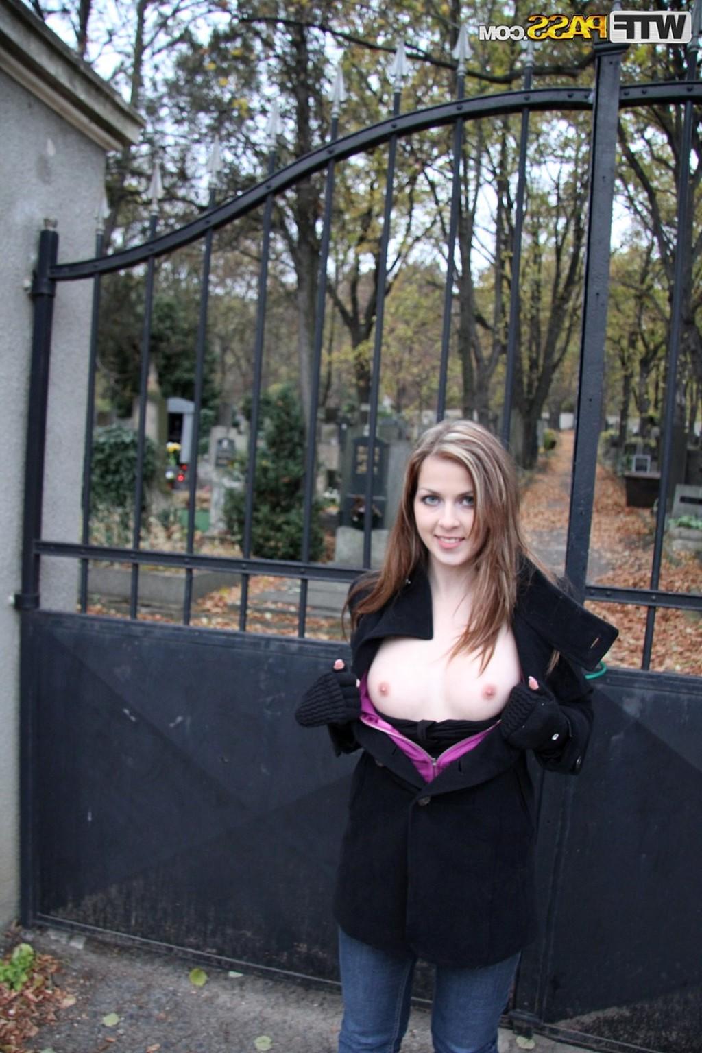 18P Sex adventures in the streets