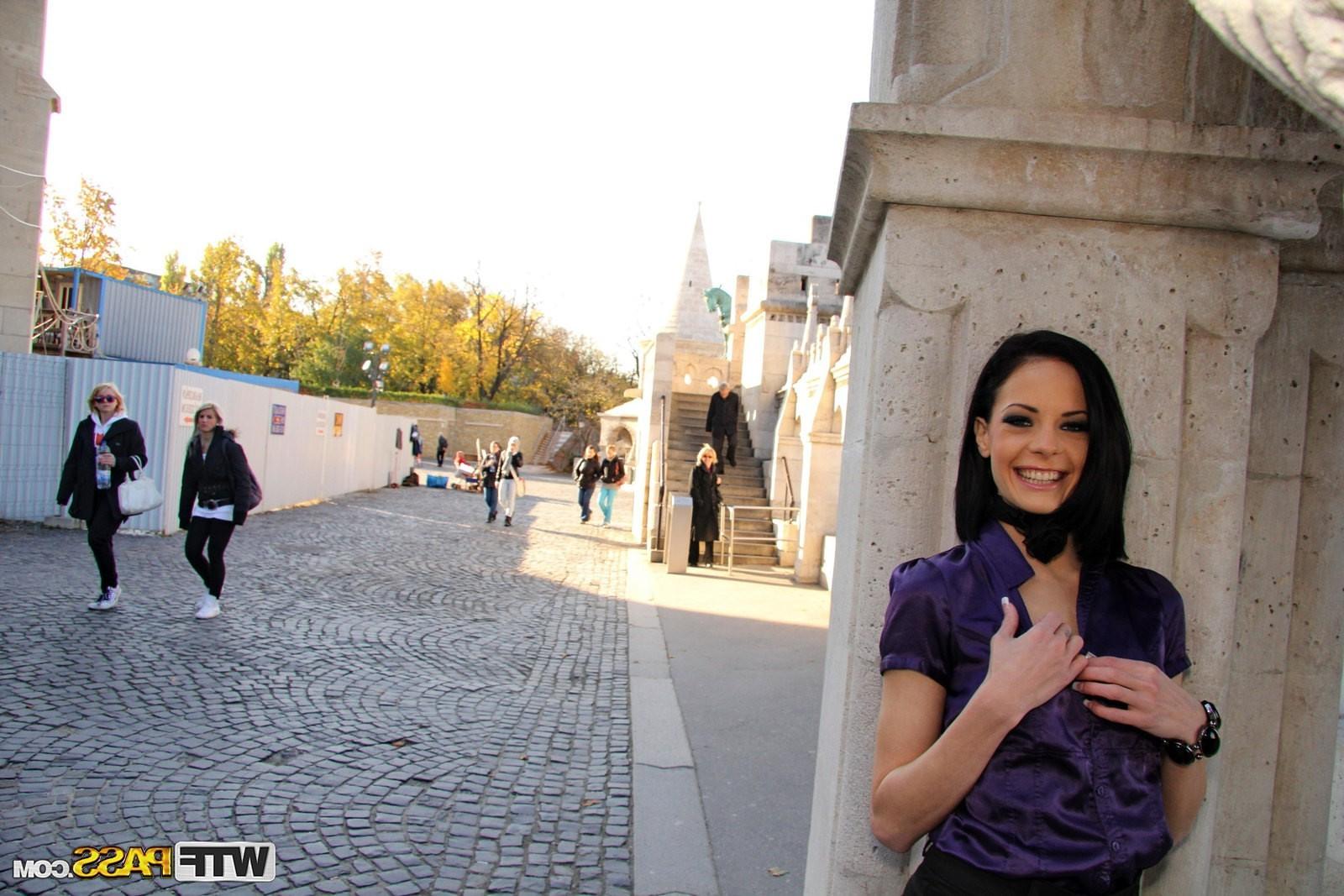 18P Sex adventures in the streets