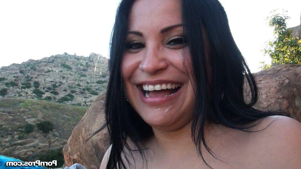 16P Busty Sophia Lomeli loves sex in public places