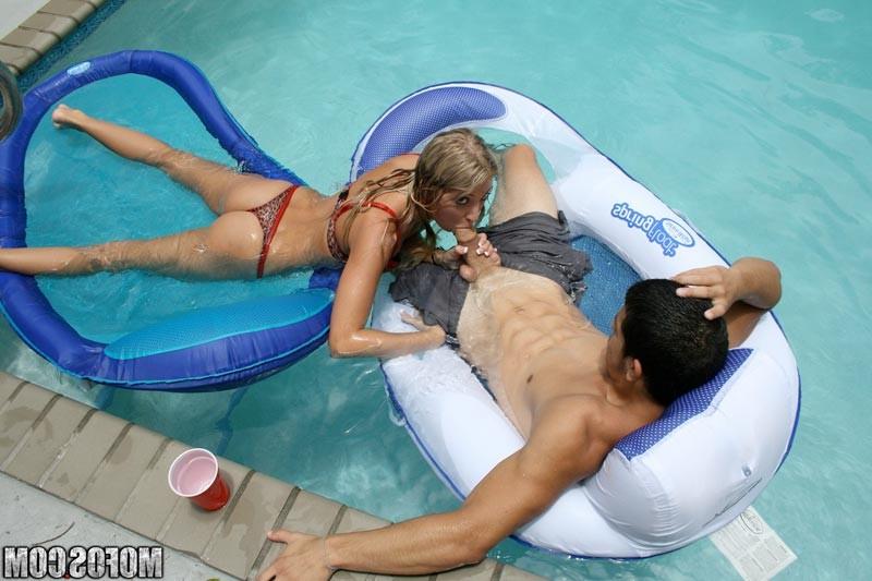 17P Slut babes fucking and sucking hard at group pool party
