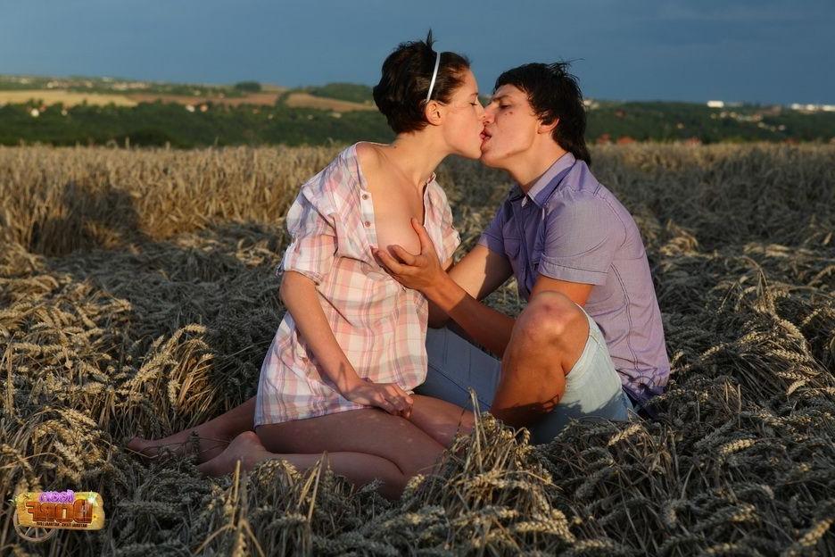 15P Busty natural teen in couple hardcore sex outdoors