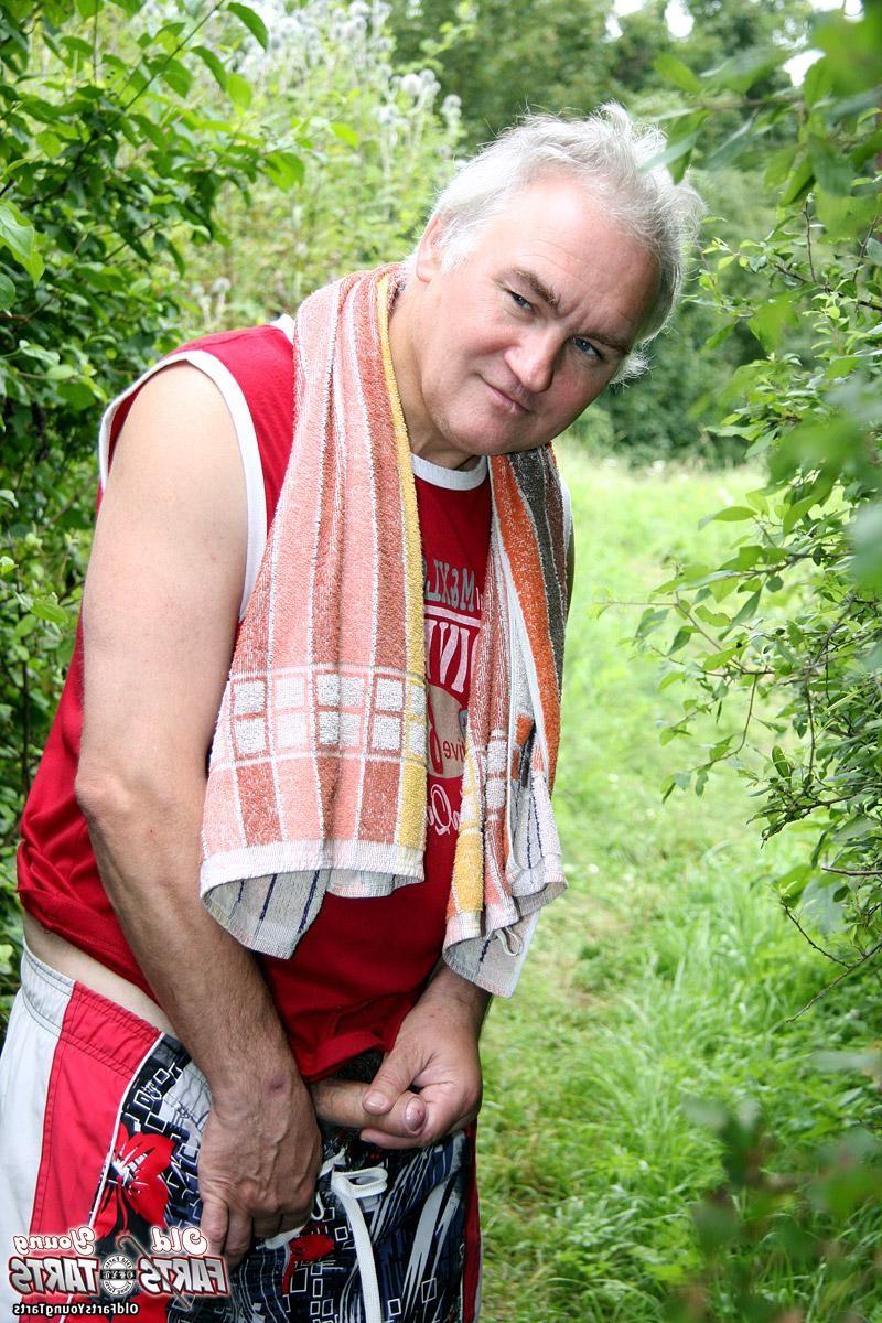 12P Horny old forest runner fucks a young sexy chick