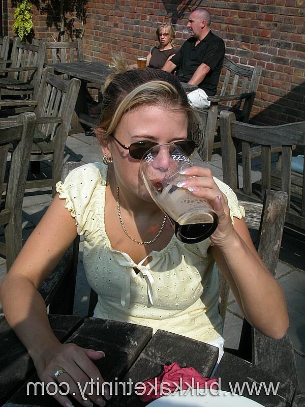 19P Busty hot sexy wife loves outdoor sex