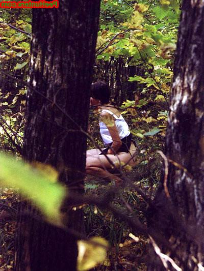 16P Spying on teen peeing in the forest
