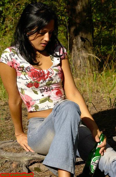 16P Beautiful teen peeing in the forest