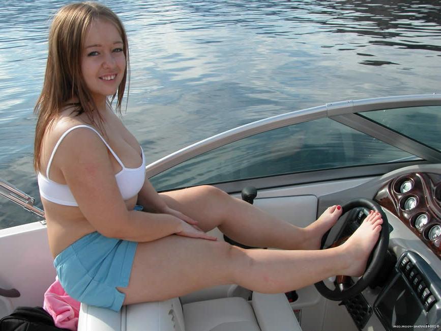 16P Busty blonde amateur kirsten teasing on a boat