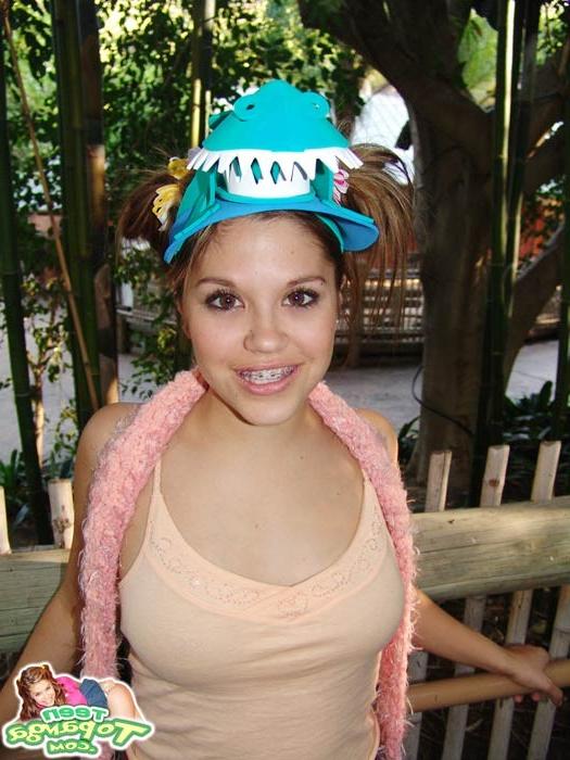 16P Barely legal Teen Topanga has some fun at the zoo