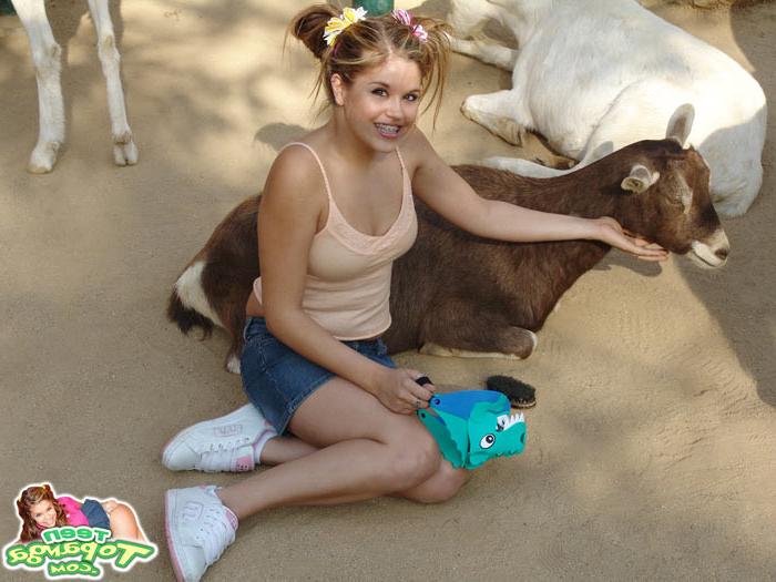 16P Barely legal Teen Topanga has some fun at the zoo