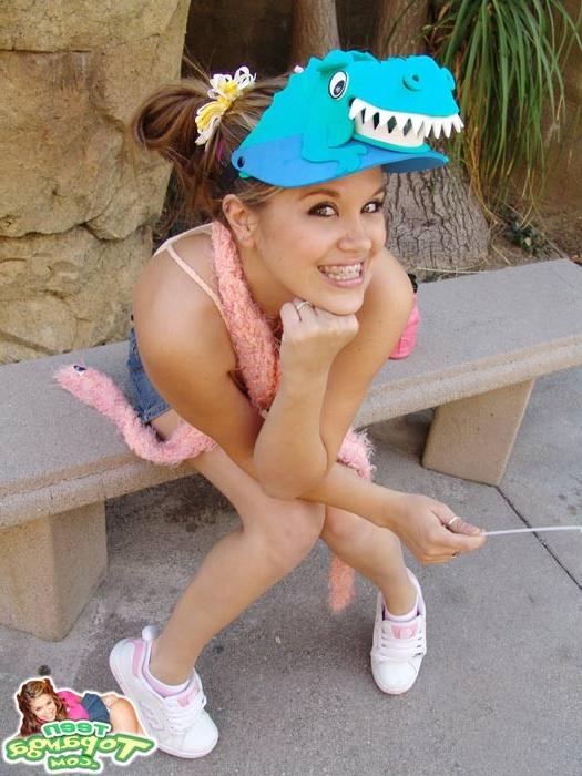 16P Barely legal Teen Topanga has some fun at the zoo