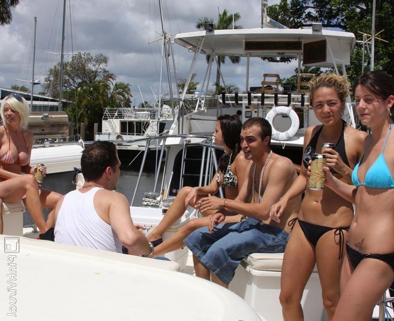 16P Big titted drunk sluttys fucking outdoor boat party