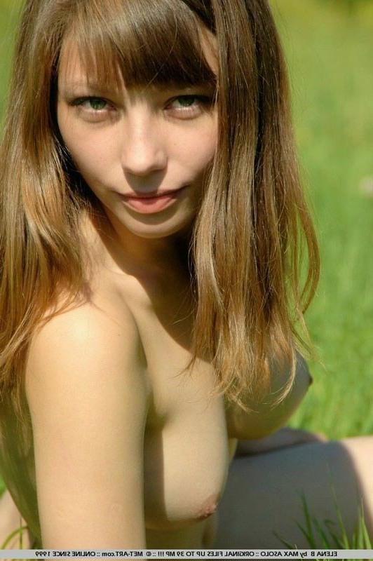 16P Teen Babe In Erotic Outdoor Nudes