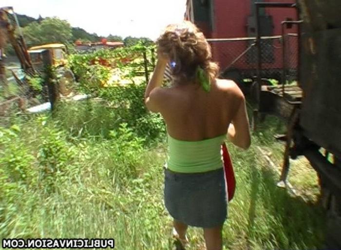 16P a girl get seduced blowjob in action outdoor