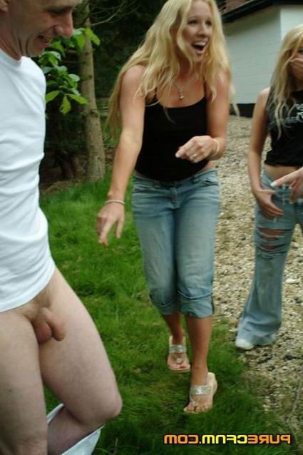 16P teen giving a handjob and masturbating a guy outdoor