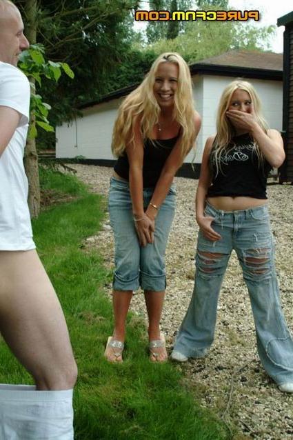 16P teen giving a handjob and masturbating a guy outdoor