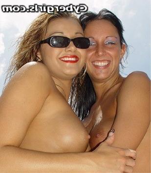 15P teen babes get naked on a boat on vacation