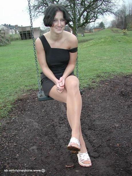 12P amateur teen in pantyhose posing outdoor