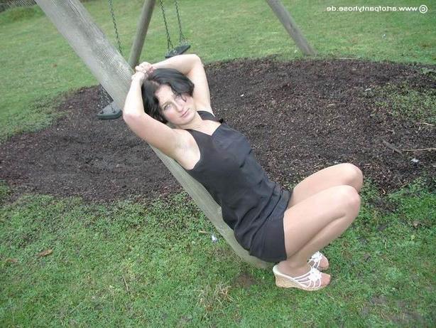 12P amateur teen in pantyhose posing outdoor