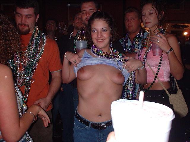15P Drunk mardis gras tit flashers