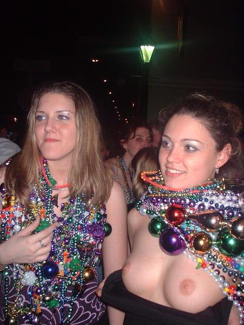 15P Drunk mardis gras tit flashers