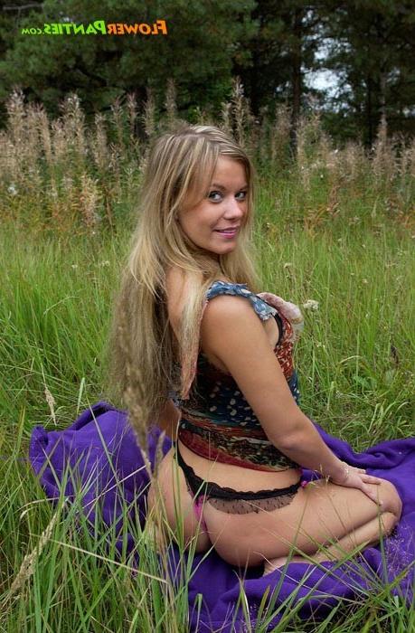 16P Blonde pulls her sexy pink-and-black panties down