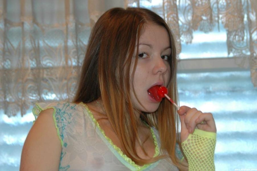 16P Cute babe teases in sexy blue panties