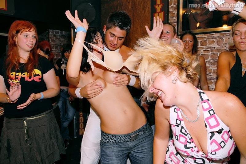 16P Drunk horny girls sucks and fucks at hardcore party