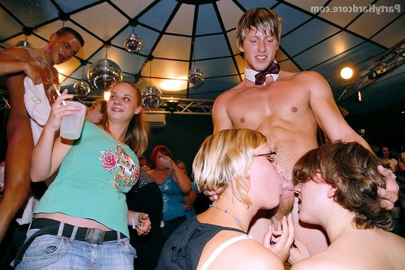 16P Drunk horny girls sucks and fucks at hardcore party