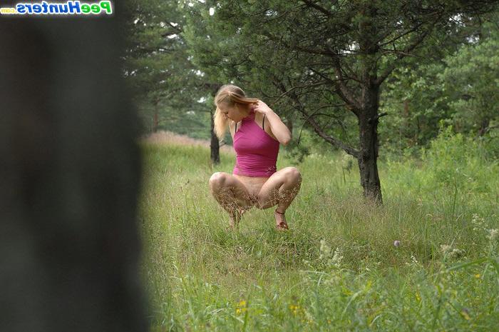 16P Little pig-tailed hoochie tinkling on forest glade