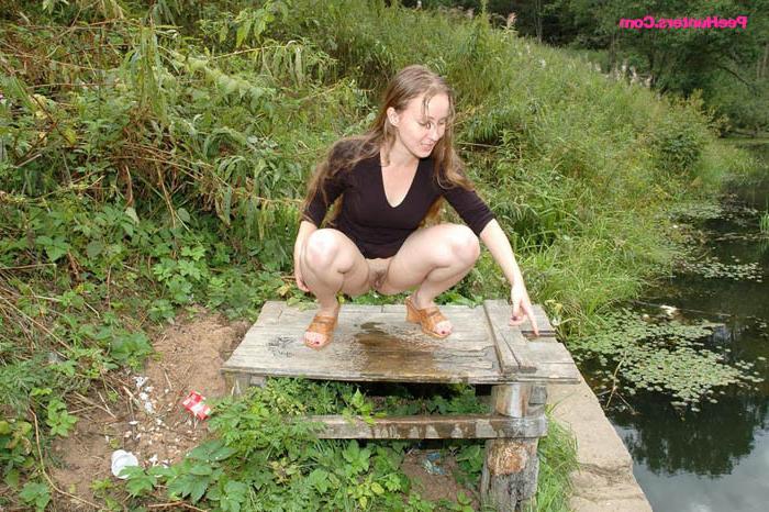 16P Dirty teen slut sits for a piss on a picnic table