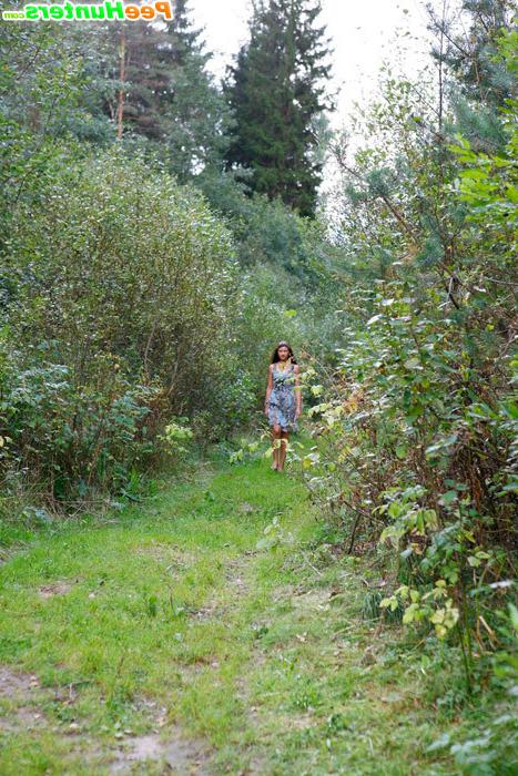 16P Cute babe plays watersports on a quiet forest glade