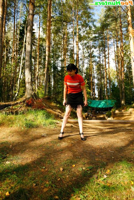 16P Careless puss peeing on a beautiful forest glade