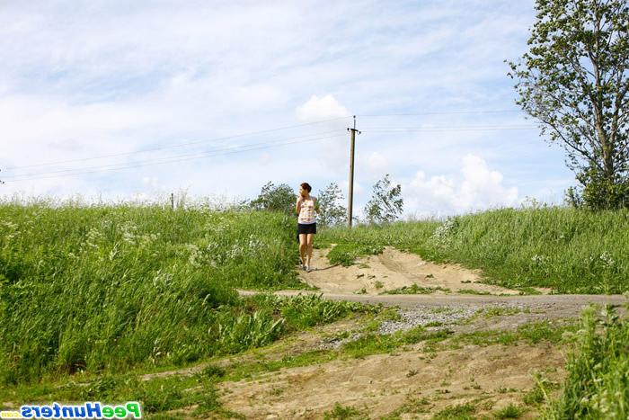 16P Drunk redhead teenie lifts up her skirt and tinkles outdoors