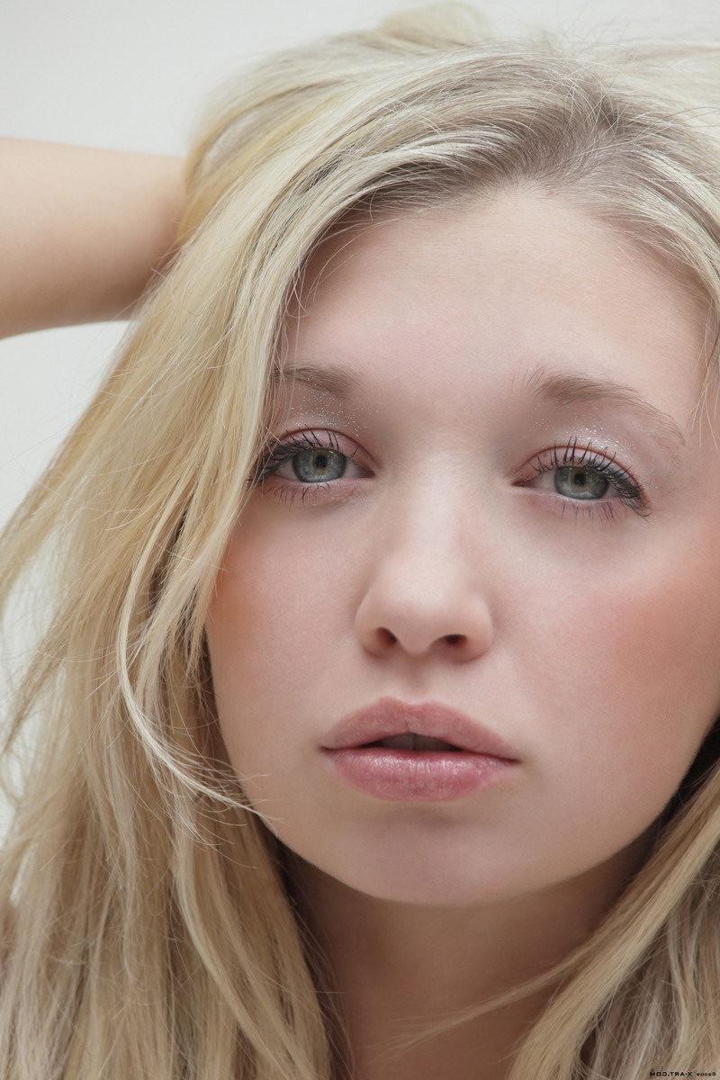 15P Petite erotic teen beauty Mina posing nude