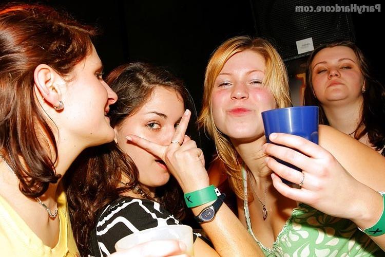 16P Hardcore party sex with hot amateurs