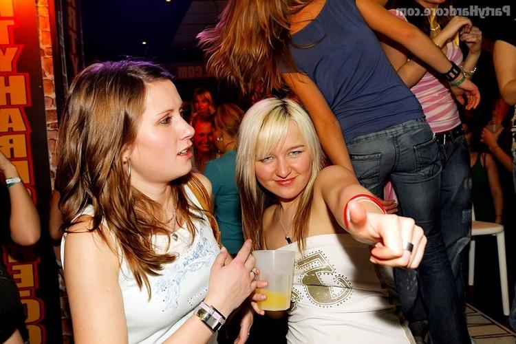 16P Hardcore party sex with hot amateurs