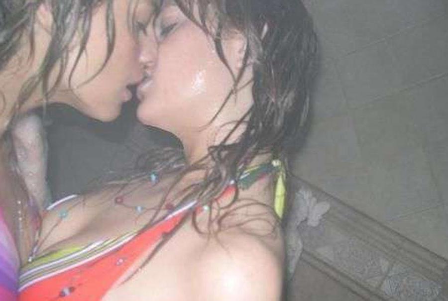 15P Really drunk amateur girlfriends exposed