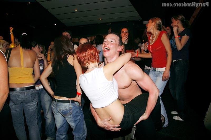 16P Horny drunk sluts sucking and fucking in hardcore party