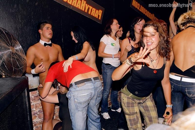 16P Hot drunk bitches sucking and fucking in sex party