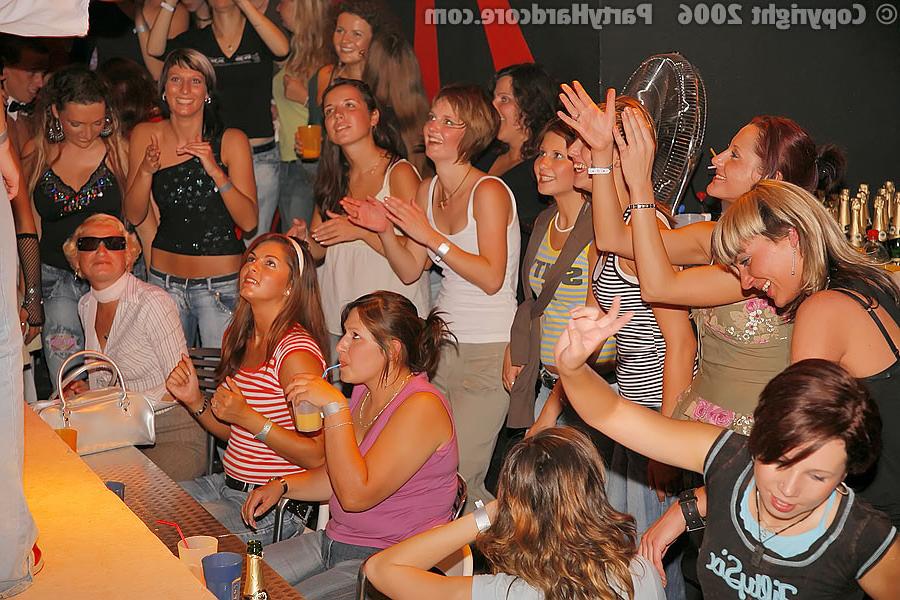 12P Discotheque hosting a drunk xxx orgy
