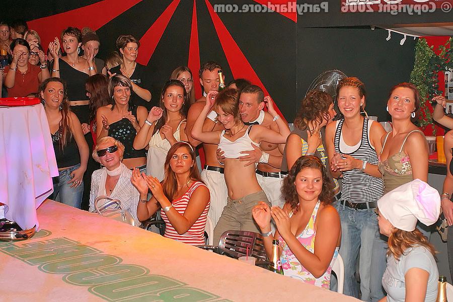 12P Discotheque hosting a drunk xxx orgy