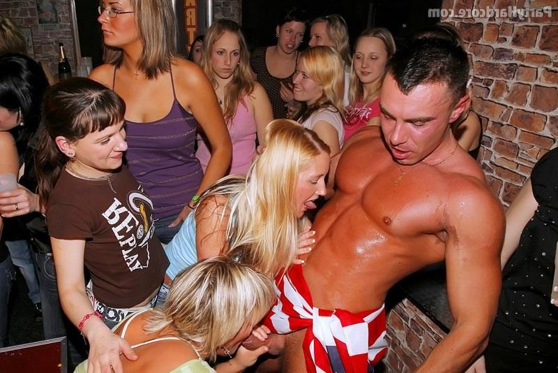 16P Drunk horny bitches sucking and fucking at orgy party
