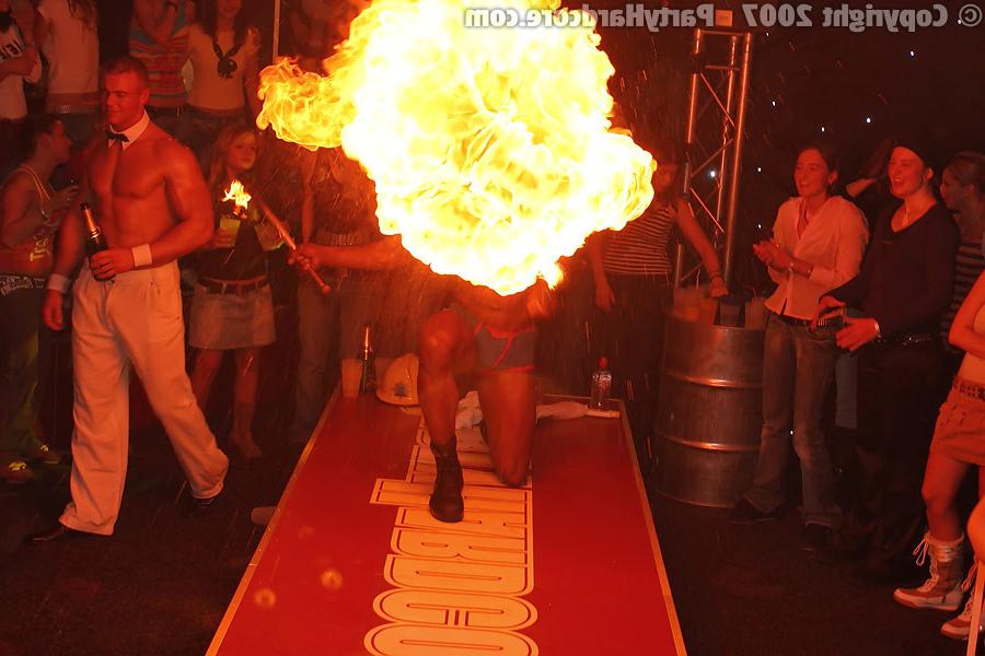 12P Discotheque hosting a drunk xxx orgy