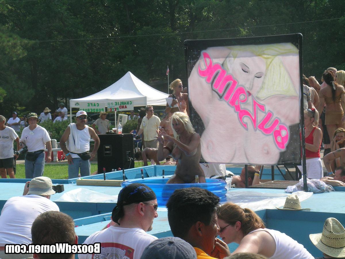 12P Drunk sexy next door chicks at nude fun