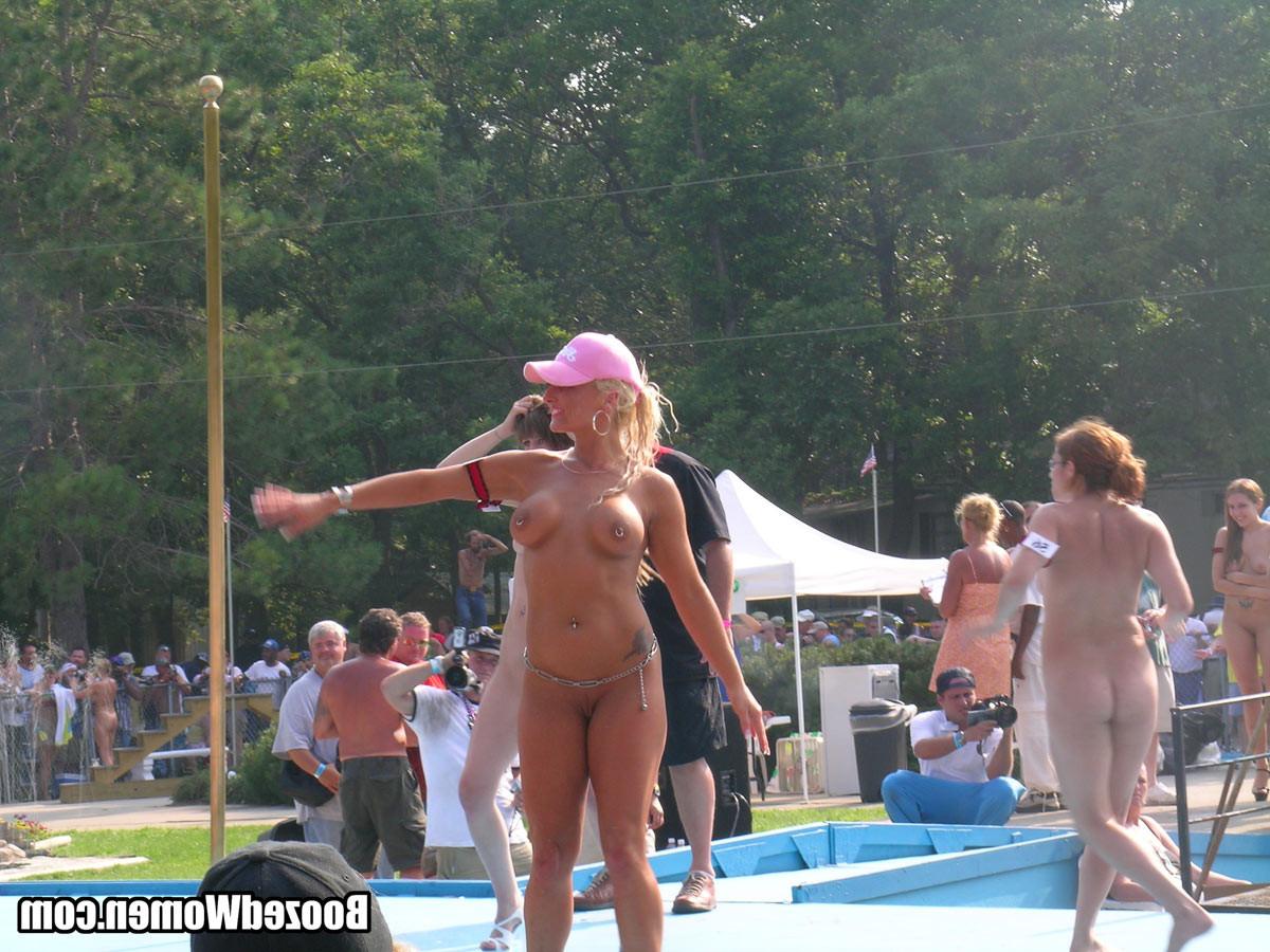12P Drunk sexy next door chicks at nude fun